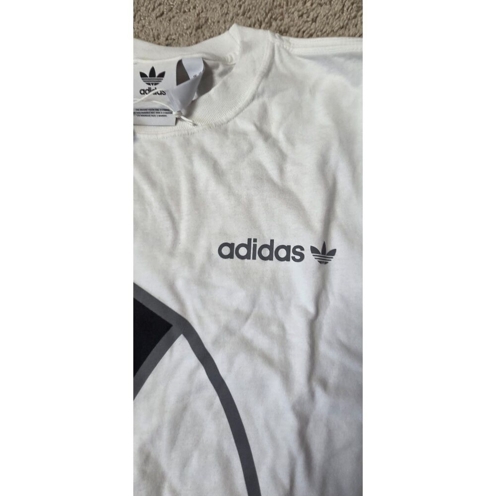 Adidas tshirt NWT - Picture 2 of 4
